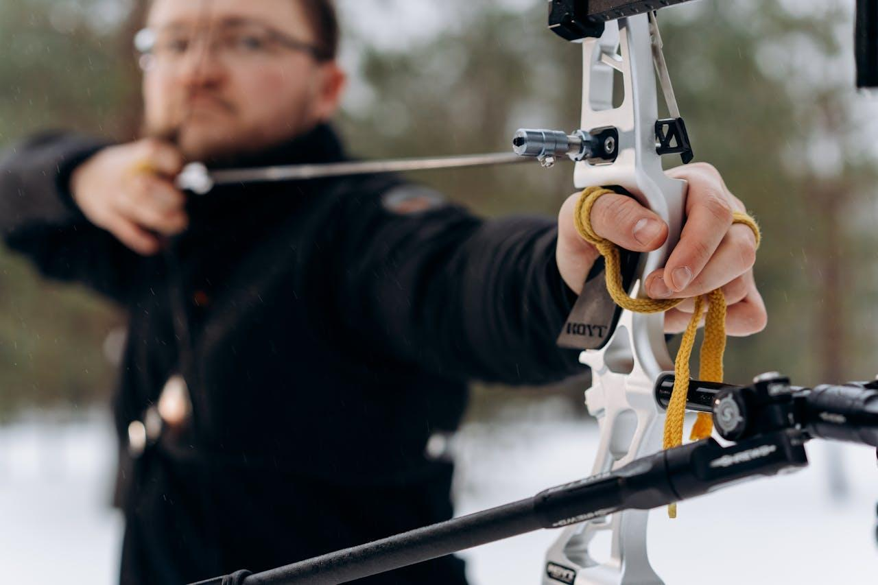 Les avantages de l’arc de chasse à poulies pour les amateurs de précision et de vitesse